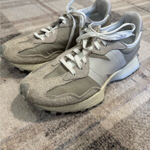 New Balance 327 Women’s Beige and Cream Sneakers